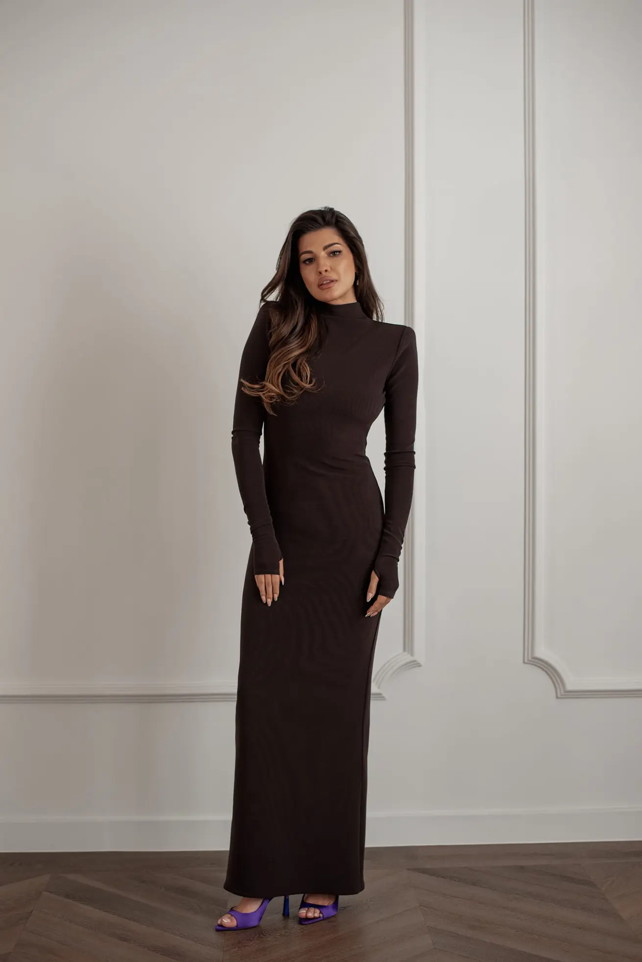 maxi-sukienka-brazowa-elegancka-dluga